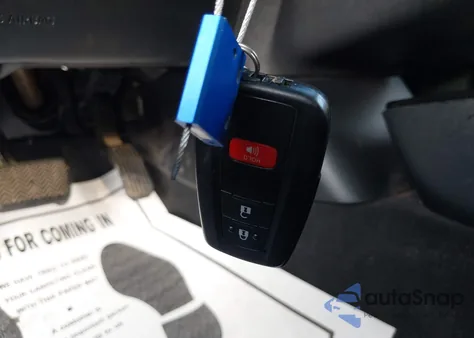 2019 Toyota Prius Xle z USA, uszkodzony, nr VIN JTDKARFU6K3089904